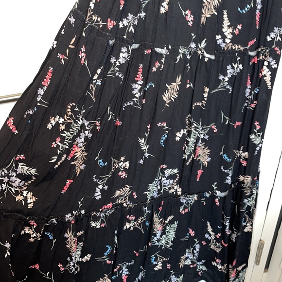 Torrid black floral tiered keyhole maxi dress - Picture 3 of 6